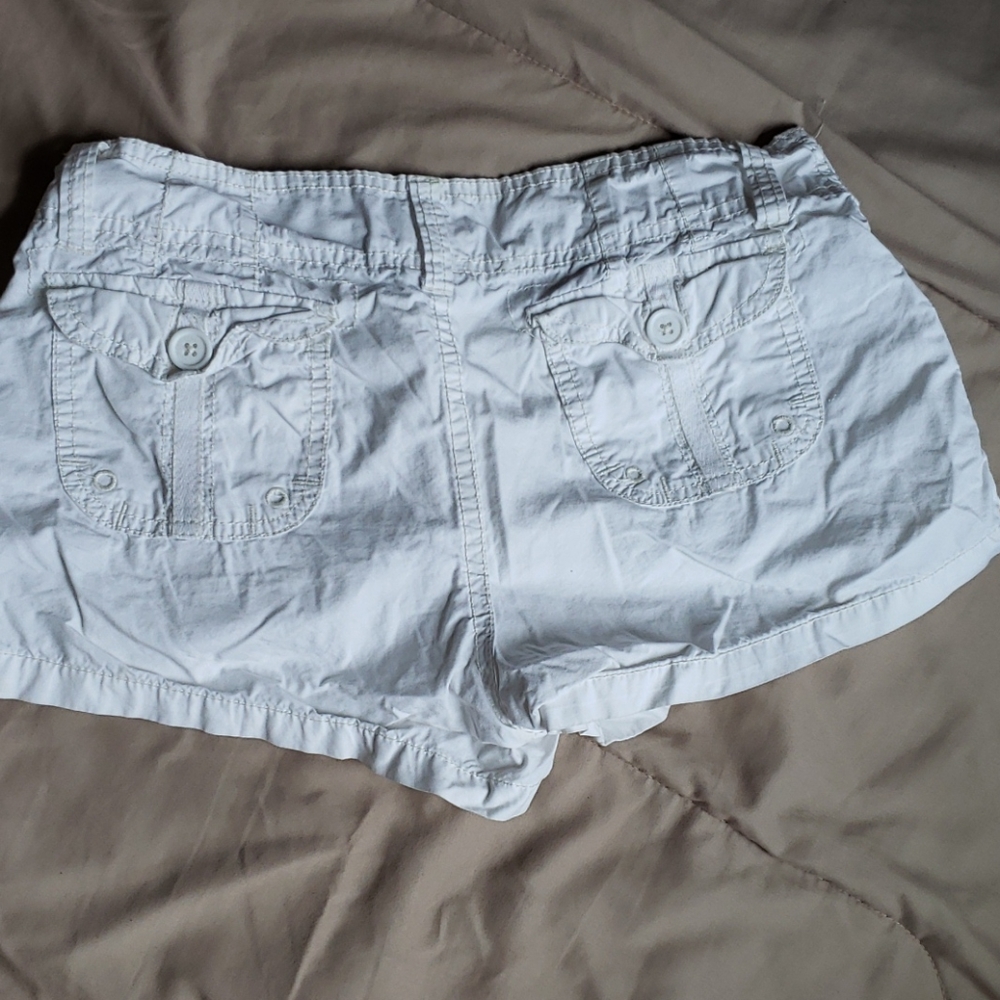 Shorts - Picture 3 of 3